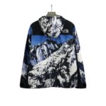 Supreme & The North Face 雪山色のコ`トです