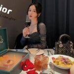 大人気♪ギフトDiorディオール定番の妃サテンバッグ