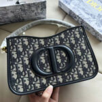 【クラシカルで上品】Dior CD Signature ホーボー ミニバッグ