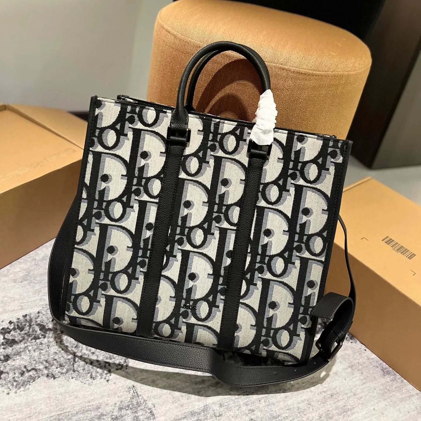 16071887222053911056861820_1 【Dior】通勤用トートバッグ - 画像 (1)