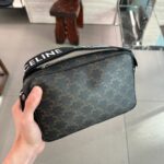 トリオンフ CELINE セリーヌ ミディアム メッセンジャーバッグ