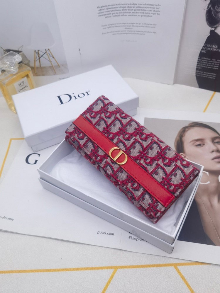 【AT10141】ディオールクラシックエンボス財布 ワインレッド 豪華なファッション カード収納 CDロゴ装飾 | Dior Paris