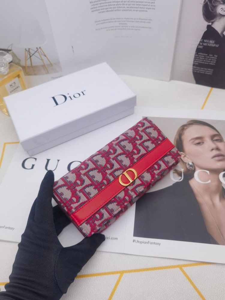 【AT10141】ディオールクラシックエンボス財布 ワインレッド 豪華なファッション カード収納 CDロゴ装飾 | Dior Paris
