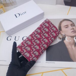 【AT10141】ディオールクラシックエンボス財布 ワインレッド 豪華なファッション カード収納 CDロゴ装飾 | Dior Paris