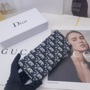 【AT10142】ディオールオブリーク柄長財布 - 高級牛革素材と金属ロゴバックル付き | Dior Paris