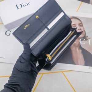 【AT10142】ディオールオブリーク柄長財布 - 高級牛革素材と金属ロゴバックル付き | Dior Paris
