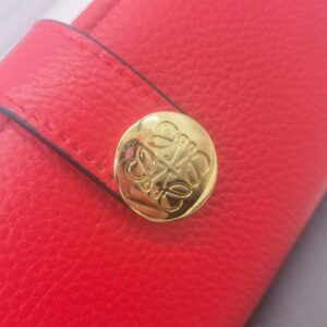 【AT10144】LOEWE（ロエベ）赤色レザー財布 - 高級感と活力を表現するファッションアイテム | Loewe