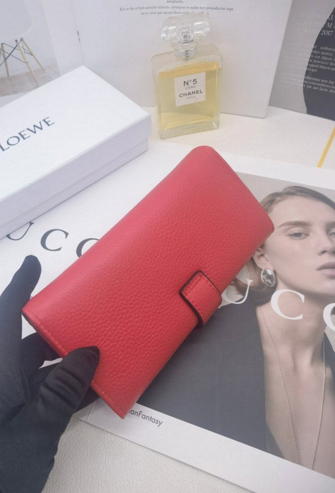 【AT10144】LOEWE（ロエベ）赤色レザー財布 - 高級感と活力を表現するファッションアイテム | Loewe