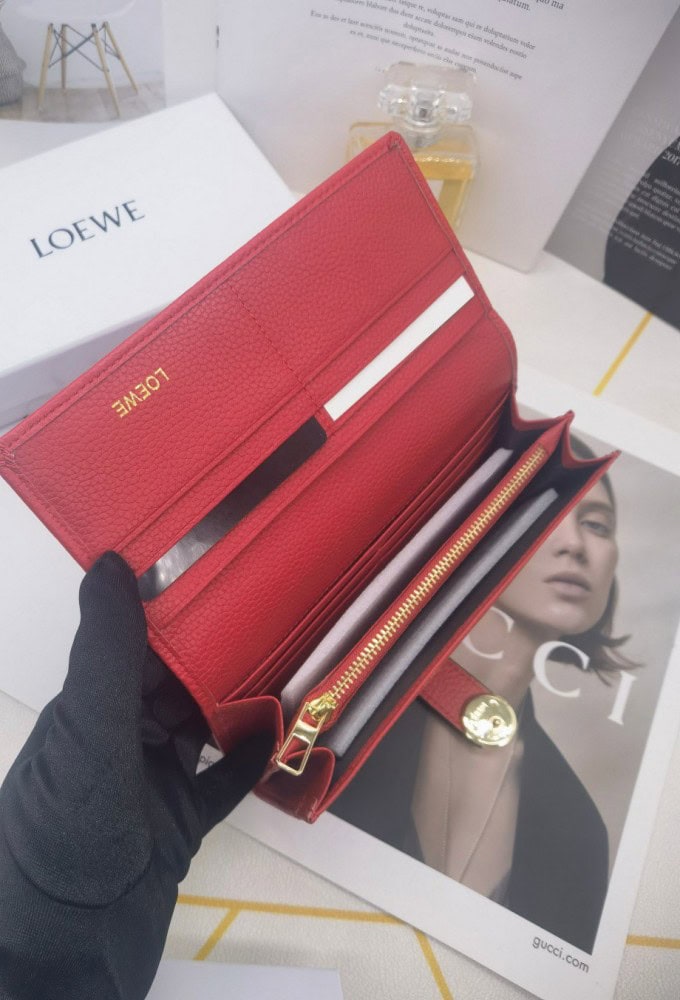 【AT10144】LOEWE（ロエベ）赤色レザー財布 - 高級感と活力を表現するファッションアイテム | Loewe