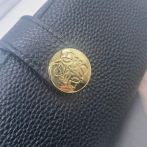 【AT10145】LOEWE レザーウォレット - 高級な牛革、シルクのような触り心地、エレガントなデザインと豪華な機能 | Loewe Madrid