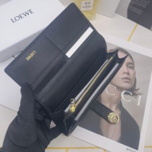【AT10145】LOEWE レザーウォレット - 高級な牛革、シルクのような触り心地、エレガントなデザインと豪華な機能 | Loewe Madrid