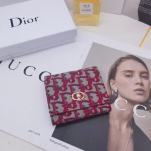 【AT10146】ディオールの刺繍ウォレット、都会的な女性に最適な豪華な一品 | Chanel