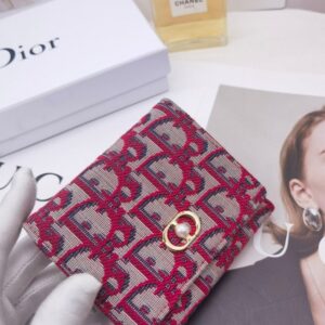 【AT10146】ディオールの刺繍ウォレット、都会的な女性に最適な豪華な一品 | Chanel