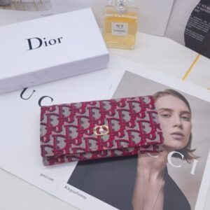 【AT10147】ディオールのクラシックなモノグラム財布：豪華な輸入牛革と金属ディテールで優雅さを象徴！ | Dior
