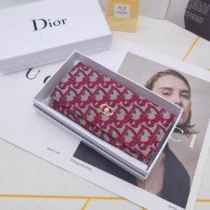 【AT10147】ディオールのクラシックなモノグラム財布：豪華な輸入牛革と金属ディテールで優雅さを象徴！ | Dior