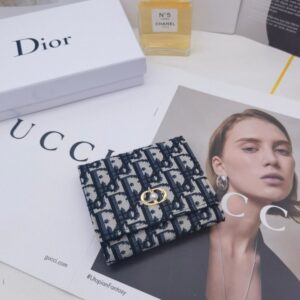 【AT10149】ディオールのクラシックなエンボス加工輸入牛革財布 | 豪華なデザインと高級感 | Gucci
