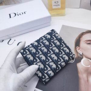 【AT10149】ディオールのクラシックなエンボス加工輸入牛革財布 | 豪華なデザインと高級感 | Gucci