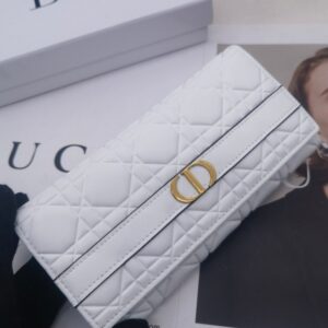 【AT10152】ディオール Dior ロングウォレット - クラシックな菱形柄と贅沢な質感 | Gucci Firenze