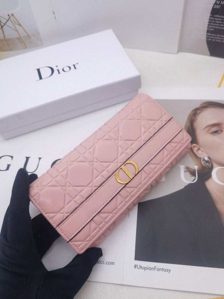 【AT10153】プラダ（Prada）のピンク色のクラシックシリーズ長財布：日常必需品をエレガントに収納 | Dior Paris