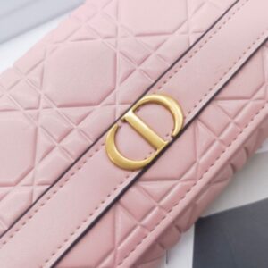 【AT10153】プラダ（Prada）のピンク色のクラシックシリーズ長財布：日常必需品をエレガントに収納 | Dior Paris