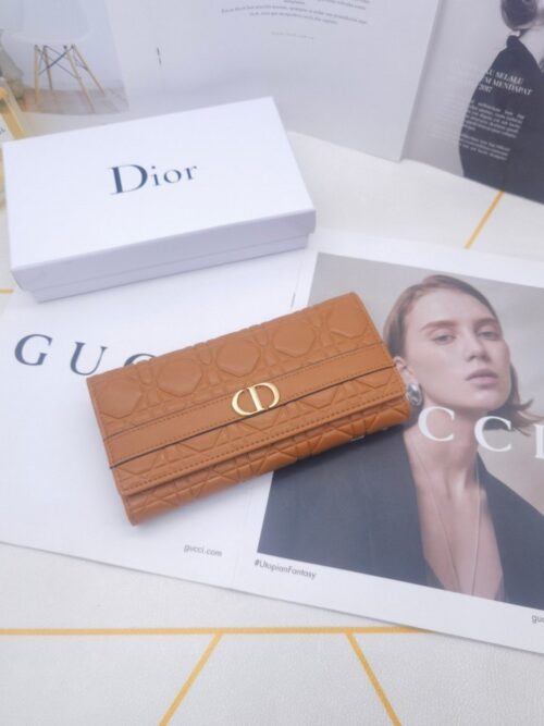 【AT10154】フランスエレガンスを演出する 高級牛革財布【ブランド名:CD】 | Christian Dior