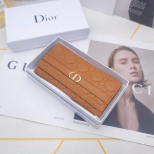 【AT10154】フランスエレガンスを演出する 高級牛革財布【ブランド名:CD】 | Christian Dior