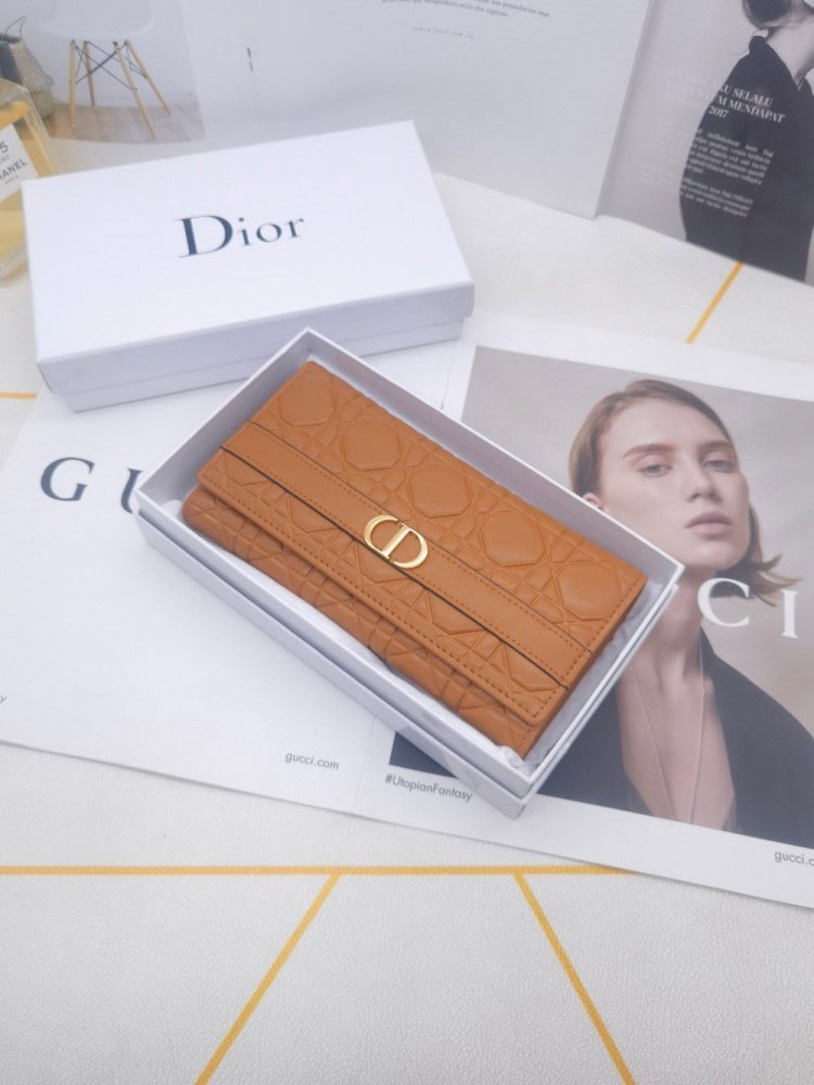 【AT10154】フランスエレガンスを演出する 高級牛革財布【ブランド名:CD】 | Christian Dior