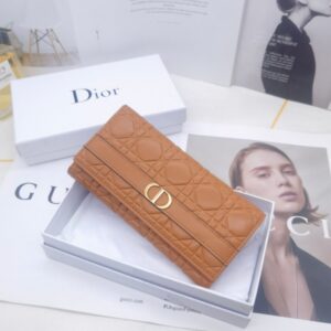 【AT10154】フランスエレガンスを演出する 高級牛革財布【ブランド名:CD】 | Christian Dior