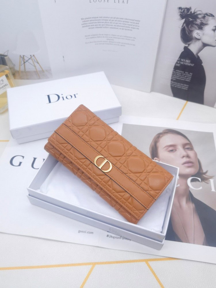 【AT10154】フランスエレガンスを演出する 高級牛革財布【ブランド名:CD】 | Christian Dior