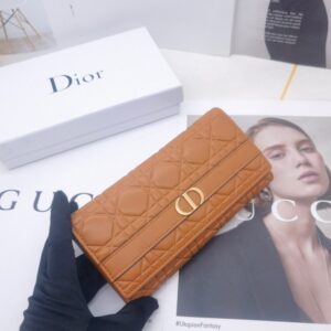 【AT10154】フランスエレガンスを演出する 高級牛革財布【ブランド名:CD】 | Christian Dior