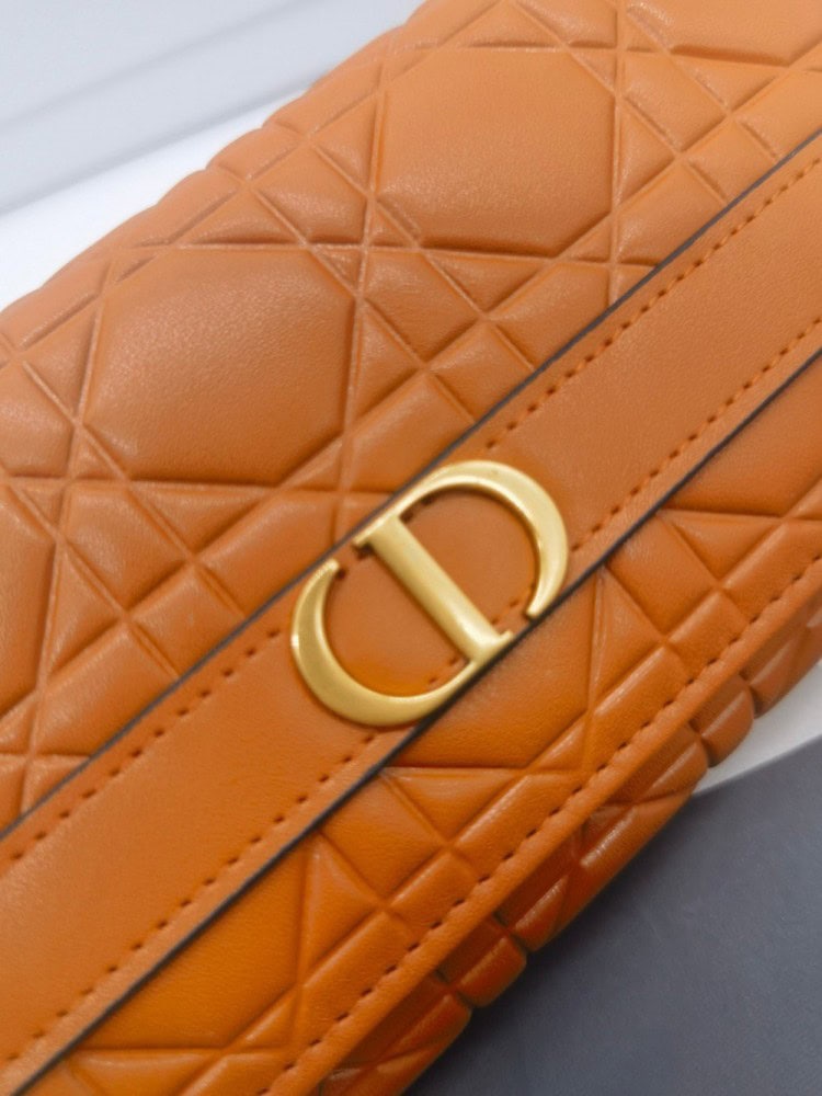 【AT10154】フランスエレガンスを演出する 高級牛革財布【ブランド名:CD】 | Christian Dior