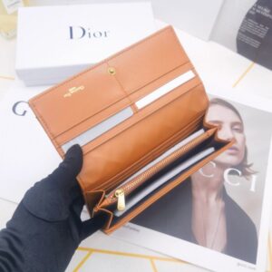 【AT10154】フランスエレガンスを演出する 高級牛革財布【ブランド名:CD】 | Christian Dior