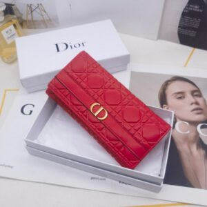 【AT10155】ディオールのクラシックなエレガントレッドレザーウォレット | Christian Dior