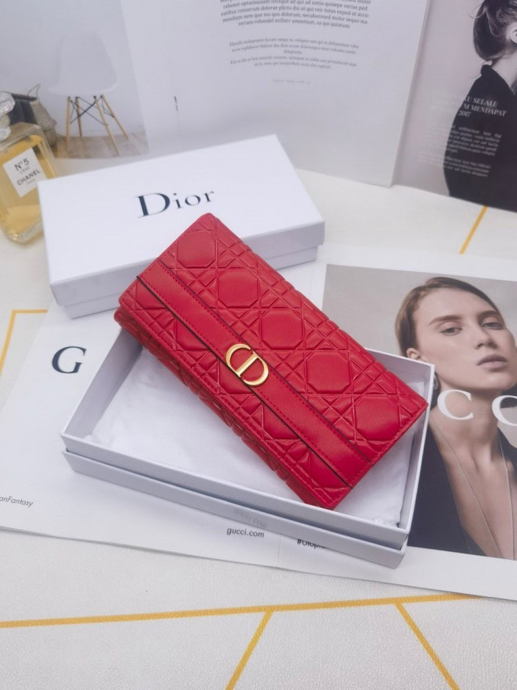 【AT10155】ディオールのクラシックなエレガントレッドレザーウォレット | Christian Dior
