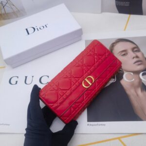 【AT10155】ディオールのクラシックなエレガントレッドレザーウォレット | Christian Dior