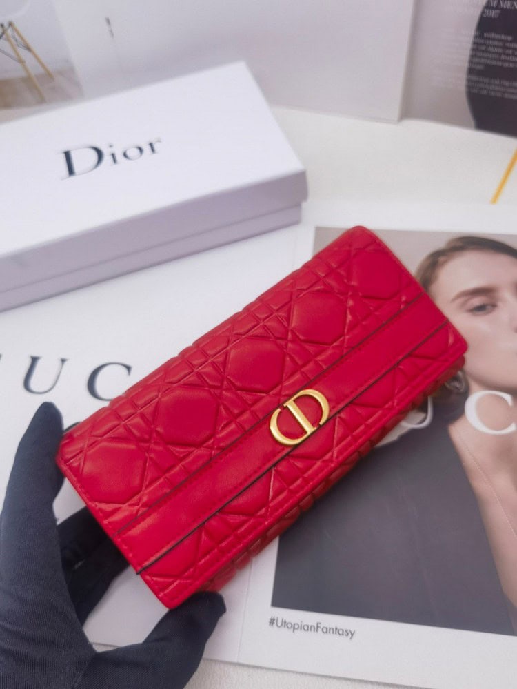 【AT10155】ディオールのクラシックなエレガントレッドレザーウォレット | Christian Dior