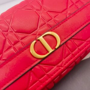 【AT10155】ディオールのクラシックなエレガントレッドレザーウォレット | Christian Dior