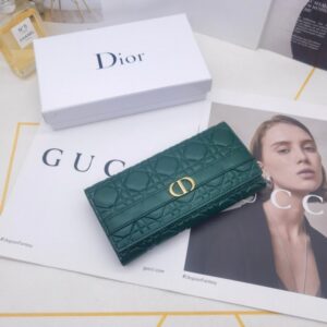 【AT10156】ディオール レディ・ディオールシリーズ ダイヤ型型押し加工 輸入牛革 財布 | Gucci Firenze