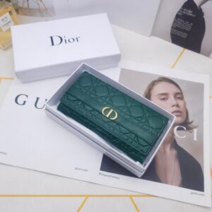 【AT10156】ディオール レディ・ディオールシリーズ ダイヤ型型押し加工 輸入牛革 財布 | Gucci Firenze