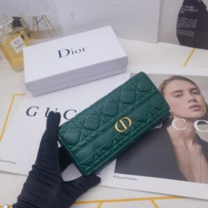 【AT10156】ディオール レディ・ディオールシリーズ ダイヤ型型押し加工 輸入牛革 財布 | Gucci Firenze