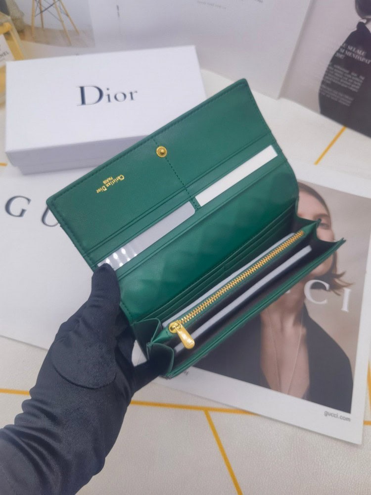 【AT10156】ディオール レディ・ディオールシリーズ ダイヤ型型押し加工 輸入牛革 財布 | Gucci Firenze