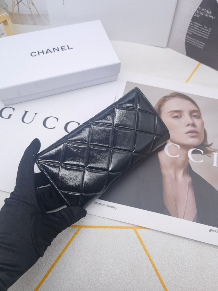 【AT10157】シャネルのクラシックなダイヤ柄牛革財布 | Chanel