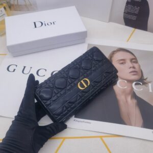 【AT10158】ディオールの型押し牛革財布、日常収納に最適、高級感溢れるエレガントバッグ | Gucci Italy