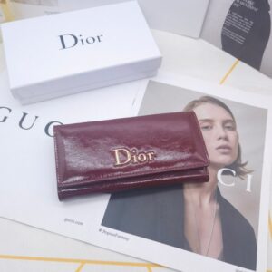 【AT10160】ディオールDIOR ワインレッドの高級牛革財布 クラシックなデザインと高級感、多機能カード収納 | Dior