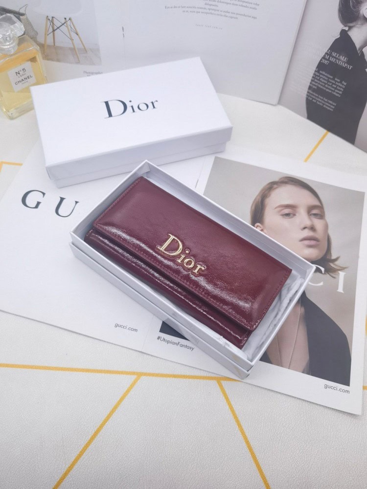 【AT10160】ディオールDIOR ワインレッドの高級牛革財布 クラシックなデザインと高級感、多機能カード収納 | Dior