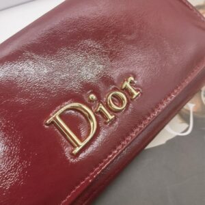 【AT10160】ディオールDIOR ワインレッドの高級牛革財布 クラシックなデザインと高級感、多機能カード収納 | Dior