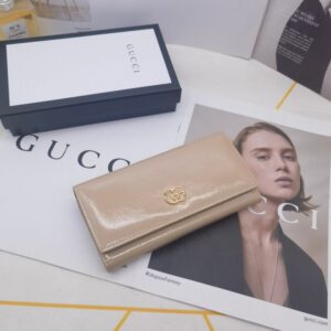 【AT10164】グッチのパールホワイトレザーウォレット：高級感とエレガンスを演出するクラシックデザイン | Gucci Firenze