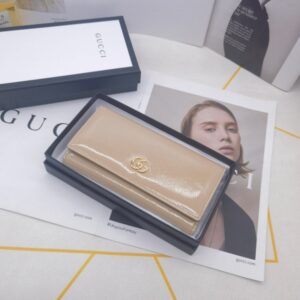 【AT10164】グッチのパールホワイトレザーウォレット：高級感とエレガンスを演出するクラシックデザイン | Gucci Firenze