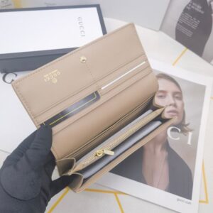 【AT10164】グッチのパールホワイトレザーウォレット：高級感とエレガンスを演出するクラシックデザイン | Gucci Firenze