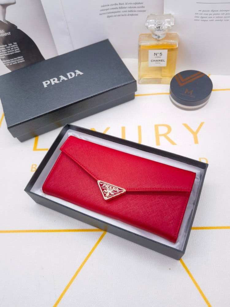 【AT10166】プラダの赤い封筒型財布、高級感溢れるエレガントデザイン | Prada